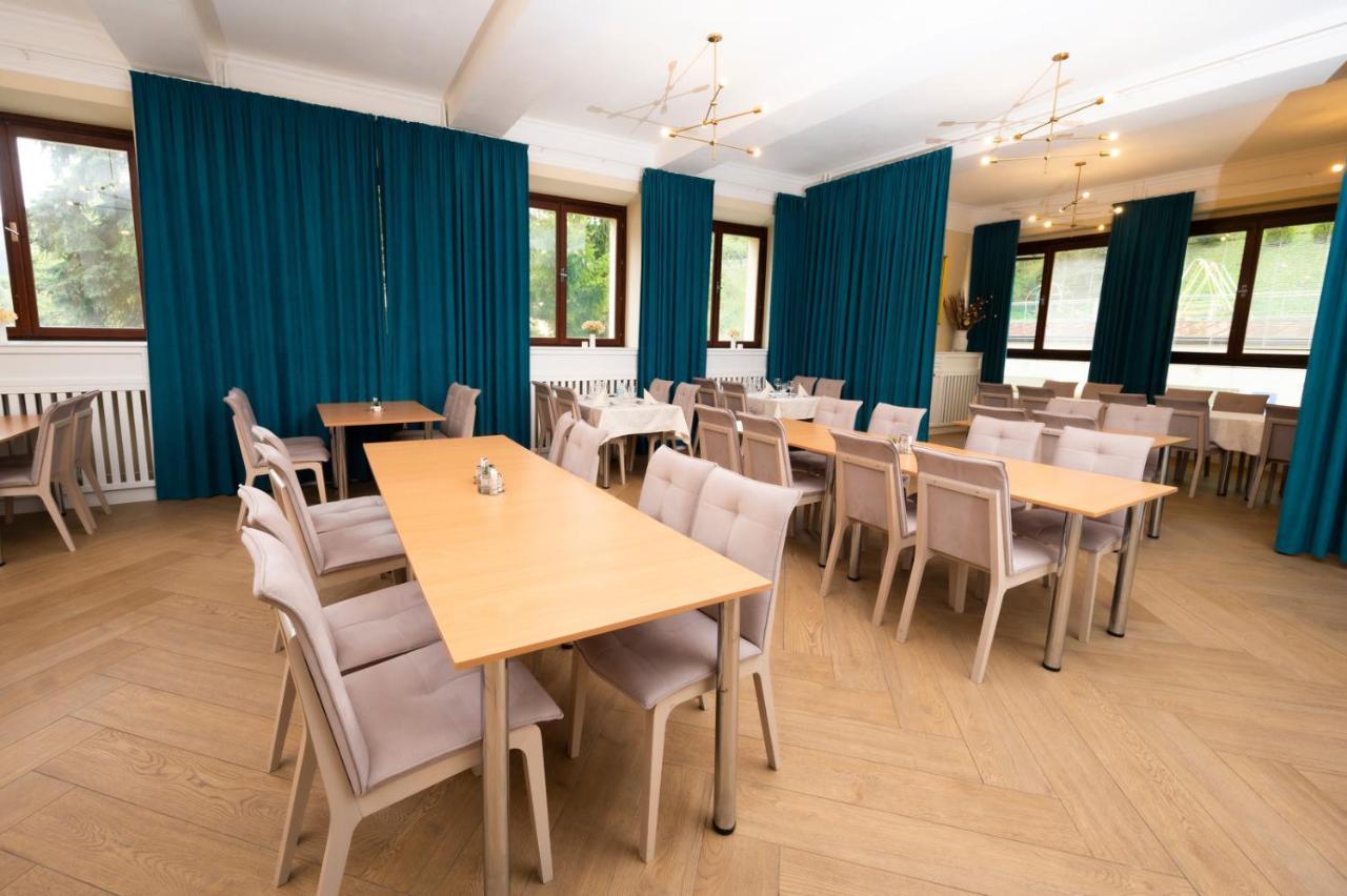 Hotel Dszsu Trenčianské Teplice Exteriér fotografie