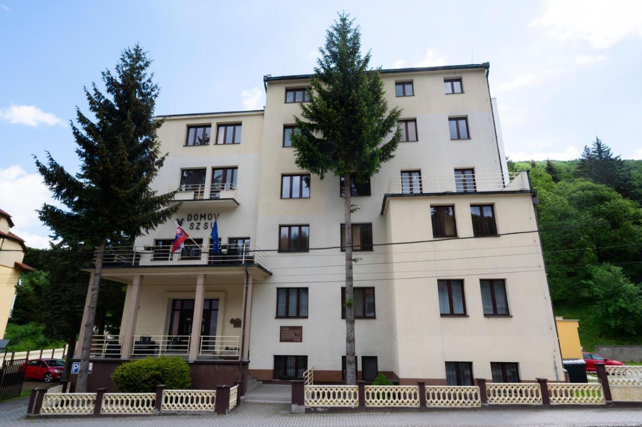 Hotel Dszsu Trenčianské Teplice Exteriér fotografie