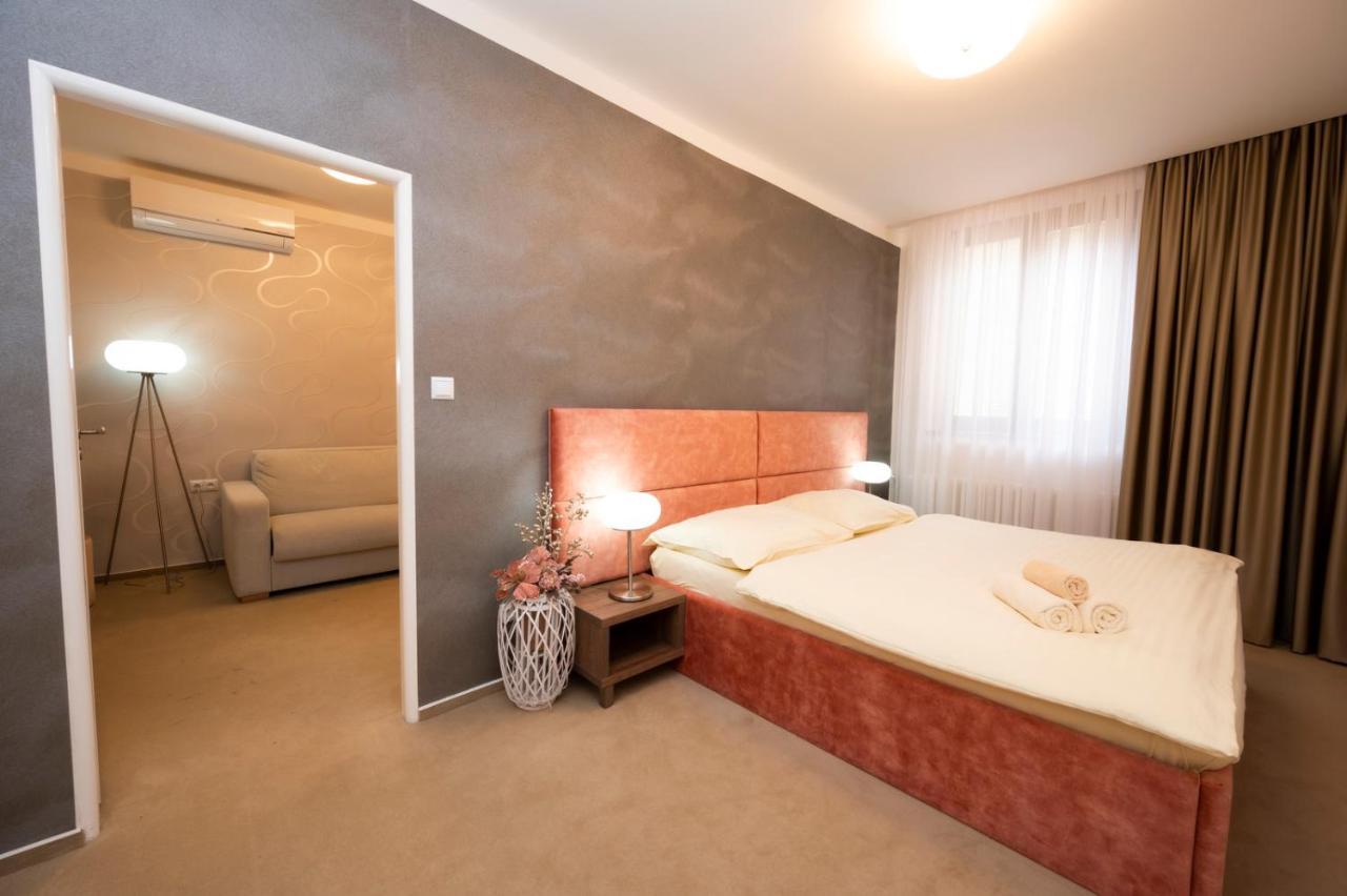 Hotel Dszsu Trenčianské Teplice Exteriér fotografie