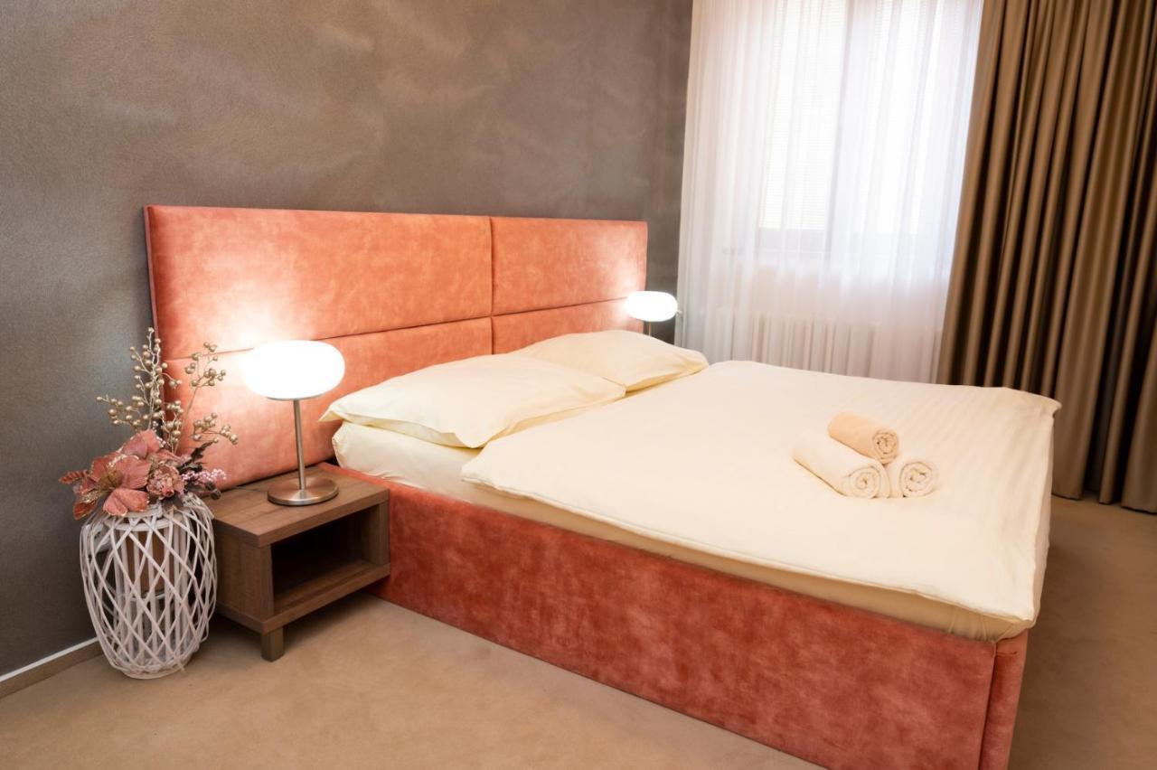 Hotel Dszsu Trenčianské Teplice Exteriér fotografie
